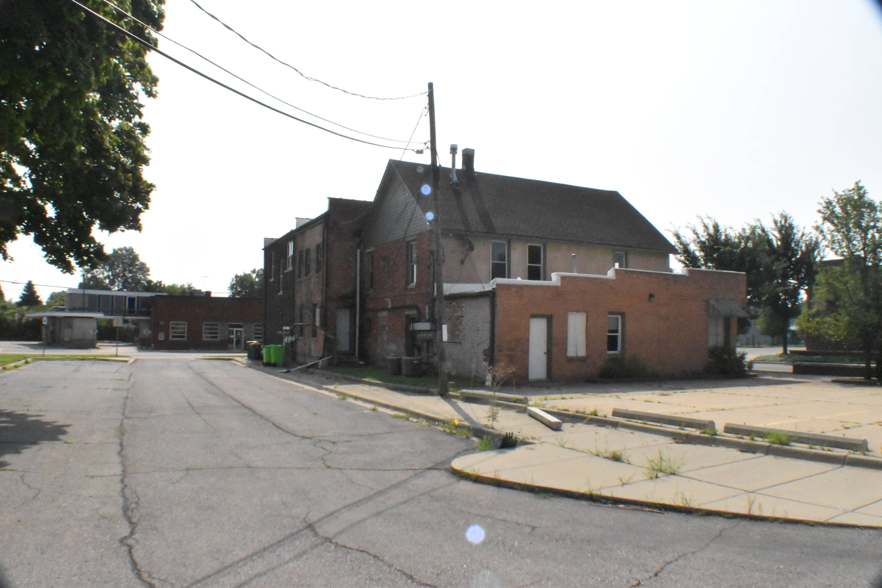 Commercial Property for Sale in Romulus Michigan 48174